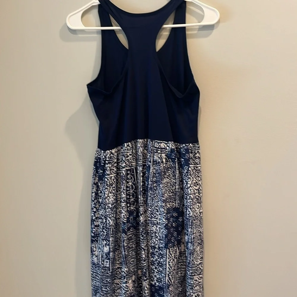 Land’s End girls dress / swim cover up.  Size XL (14-16).  Navy and white.